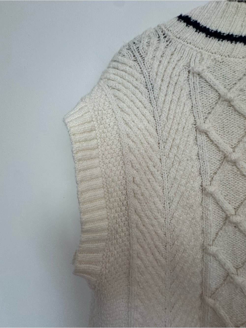 Maeve by Anthropologie Cable Knit Sweater Vest – Size M- reserved - Picture 7 of 8